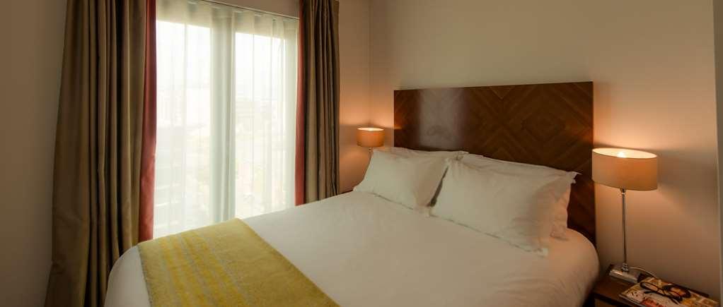 Premier Suites Dublin, Sandyford Room photo