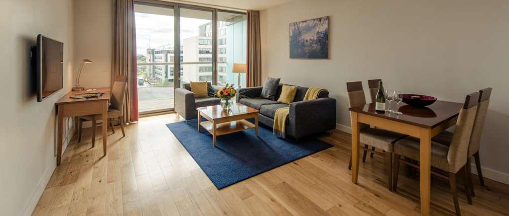 Premier Suites Dublin, Sandyford Room photo